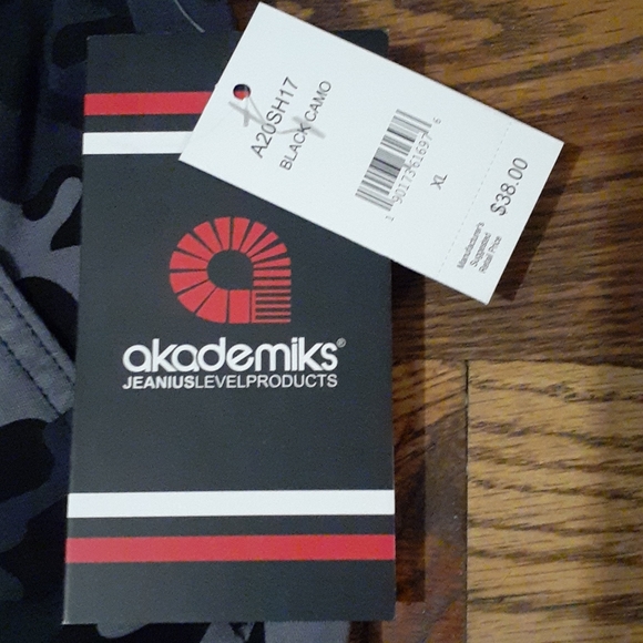 2 Akademiks shorts - Picture 3 of 9